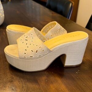 Marc Fisher Cream Light Beige Linen Platform Sandals 5.5 GUC